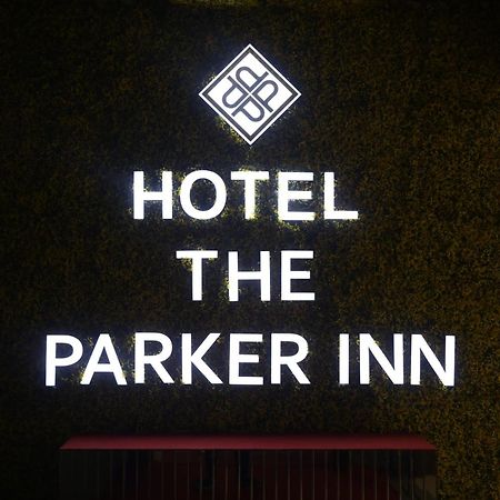 Hotel The Parker Inn By Kbnt Group Surat Exterior photo