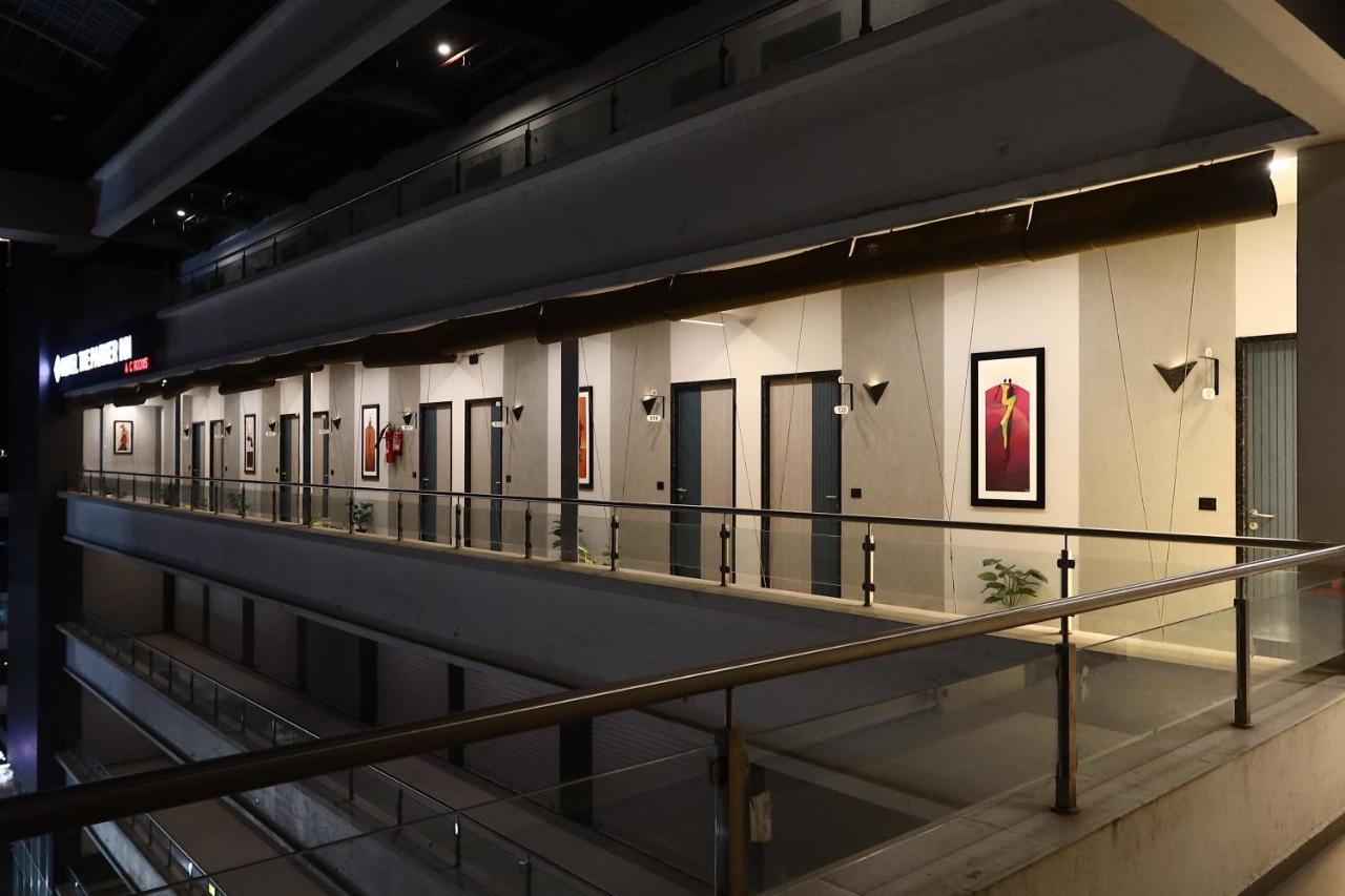 Hotel The Parker Inn By Kbnt Group Surat Exterior photo